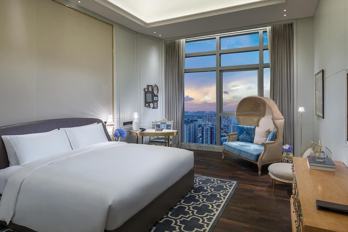Luxury Room, 1 King Bed (Post Modern Décor) | 1 bedroom, Egyptian cotton sheets, premium bedding, down comforters