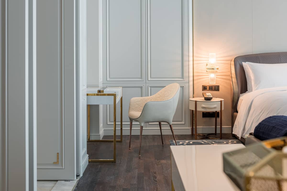 Habitación de lujo, 2 camas individuales (Post Modern Décor) | 1 dormitorio, sábanas de algodón egipcio, ropa de cama de alta calidad