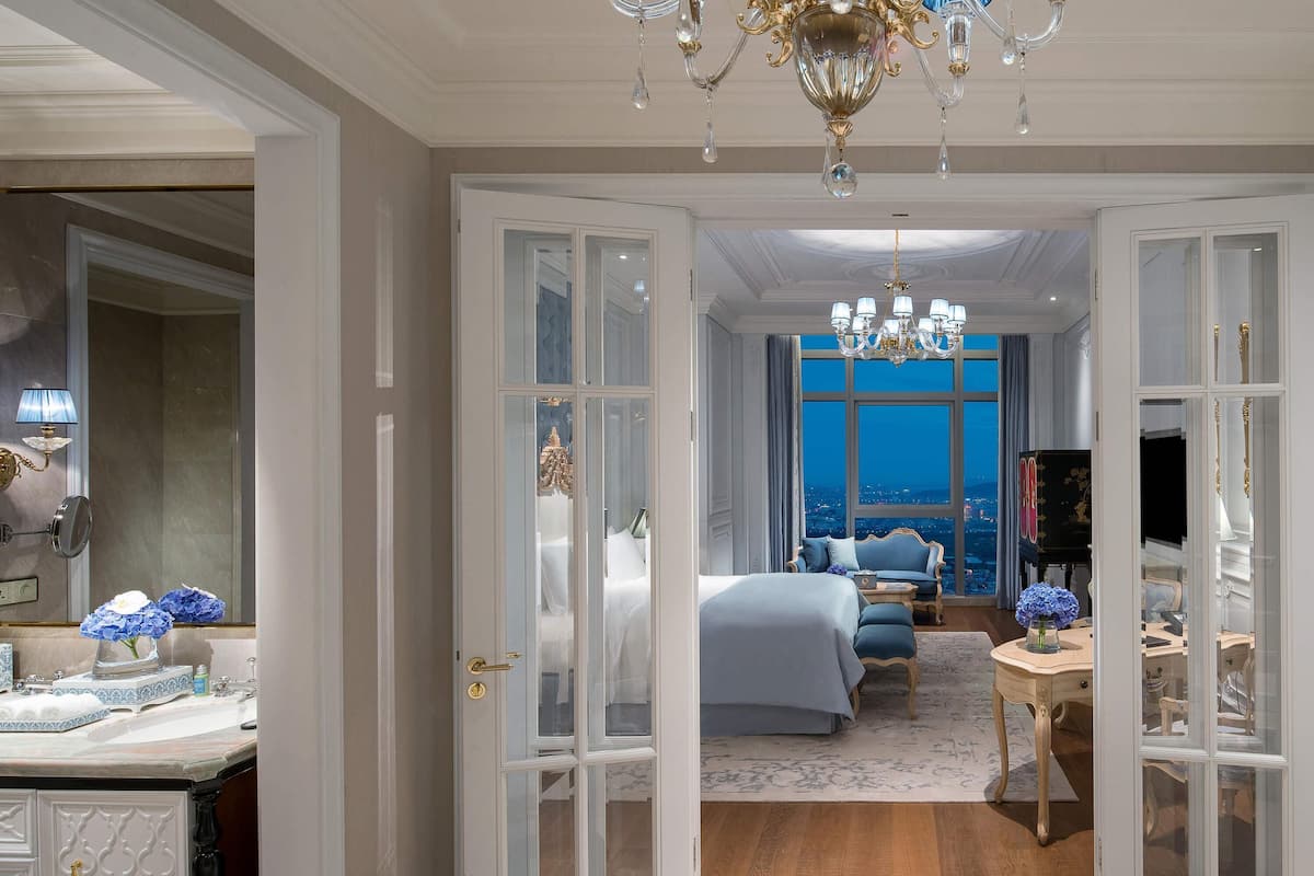 Premium-Zimmer, 1 King-Bett, Zutritt zur Club Lounge (Luxury French Style)