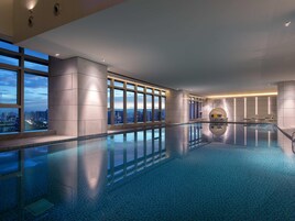 Una piscina techada