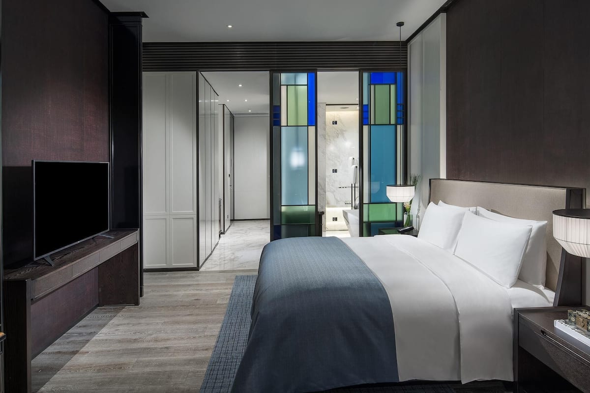 Chambre Luxe, 1 trÚs grand lit (Millésime Access. Neo Chinese décor)