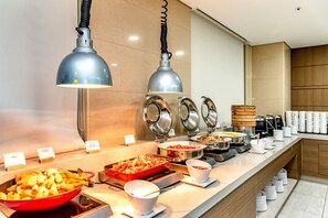 Desayuno buffet todos los días (con cargo)