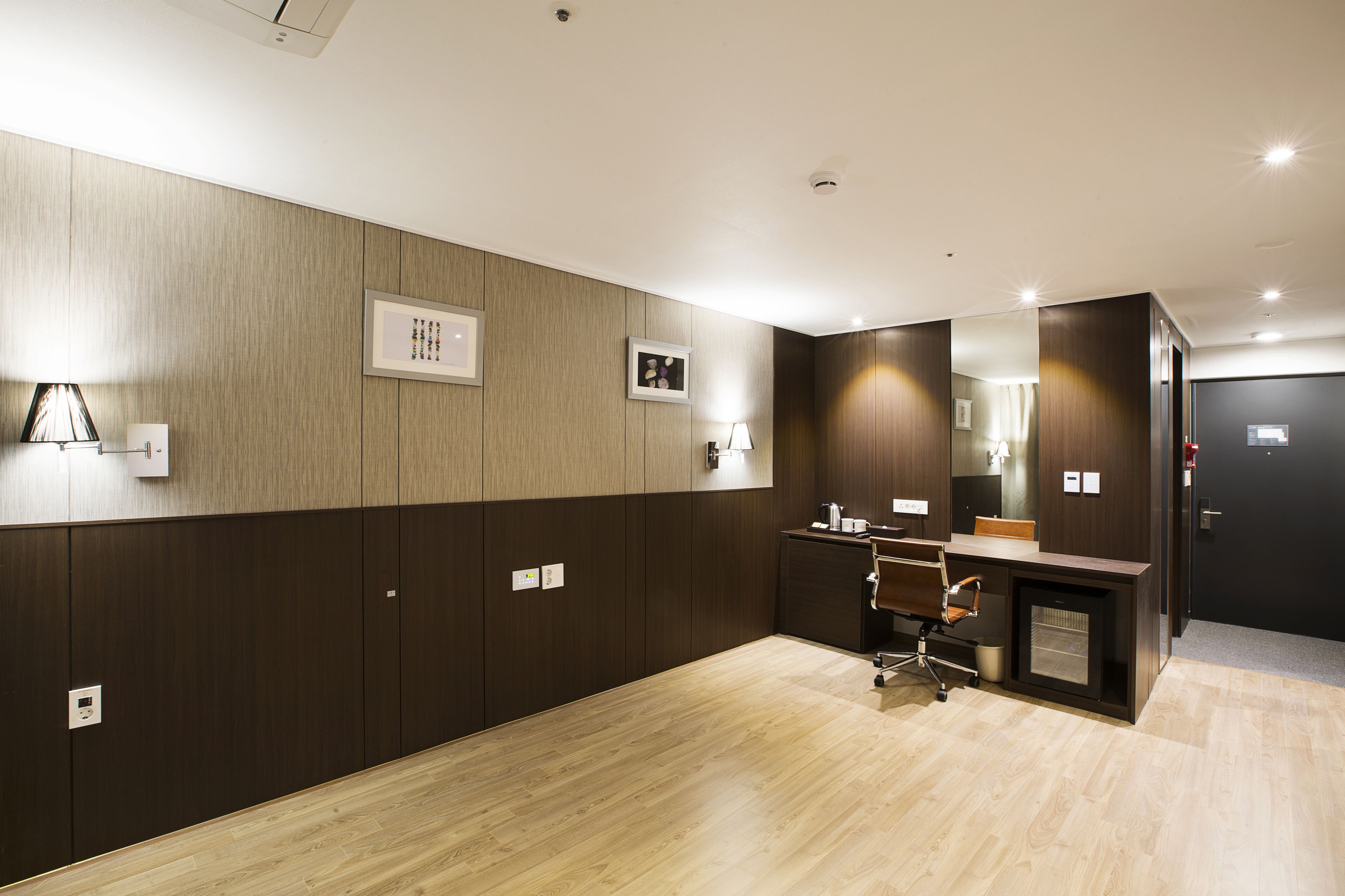 room, non smoking (ondol) | in-room safe, desk, blackout curtains, soundproofing