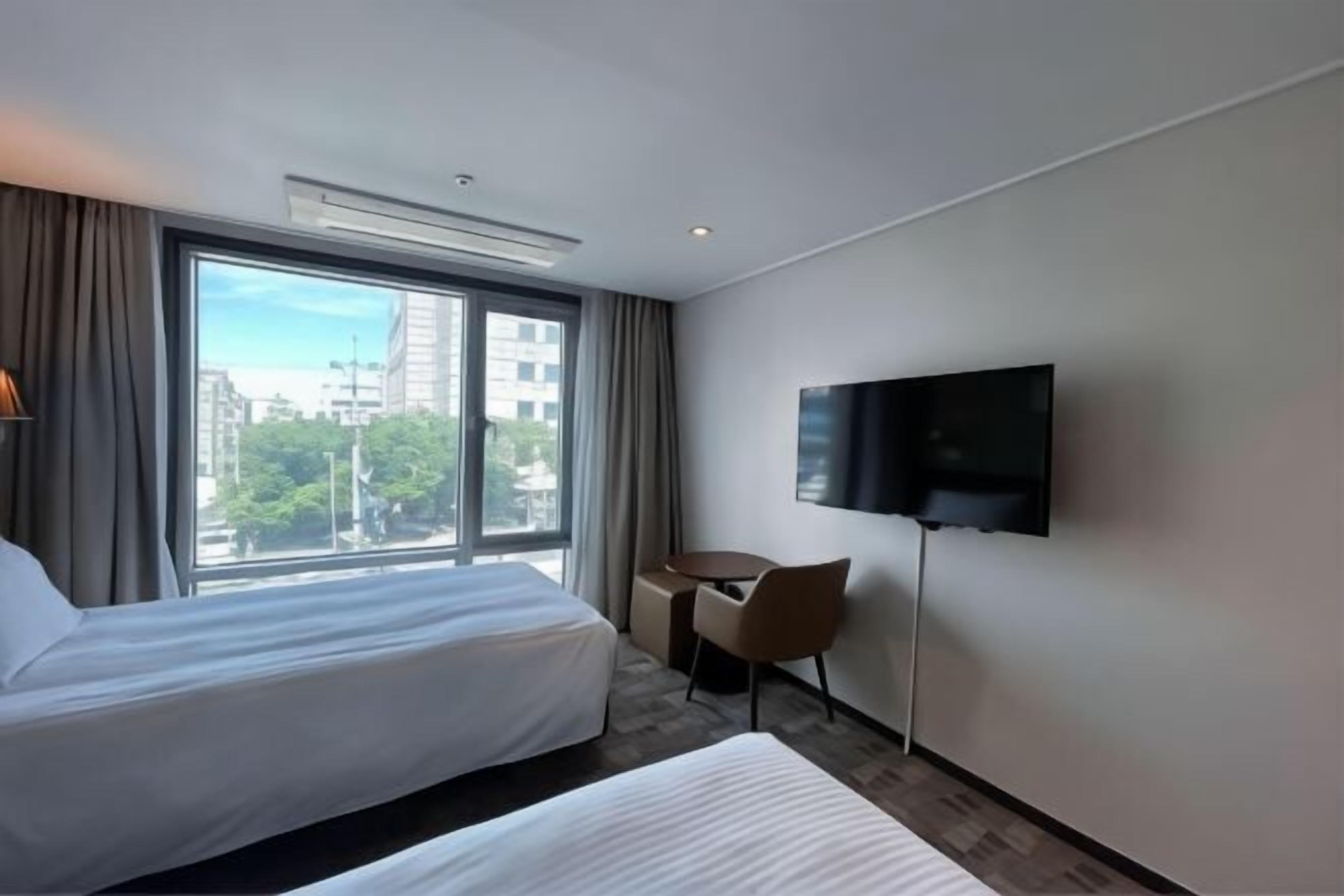 In-room safe, desk, blackout drapes, soundproofing