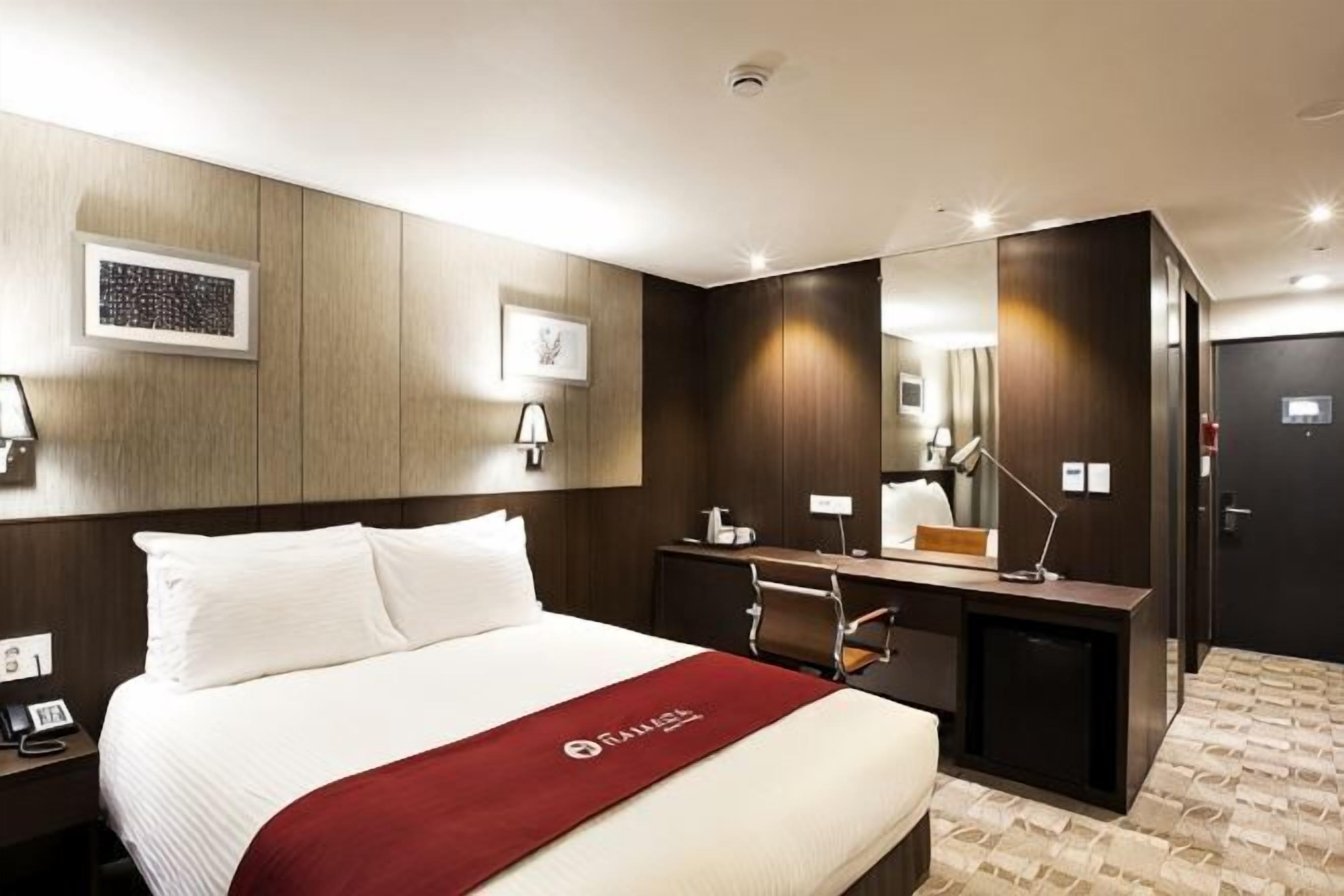 In-room safe, desk, blackout curtains, soundproofing