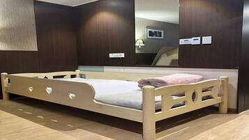 In-room safe, desk, blackout drapes, soundproofing