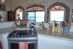 House, 4 Bedrooms | Private kitchen | Full-size fridge, microwave, stovetop, coffee/tea maker - Casa de los Perros by Kivoya (Puerto Peñasco)