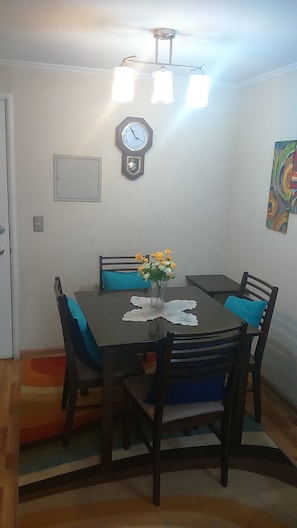 Standard Apartment, 1 Bedroom, Private Bathroom | In-room dining