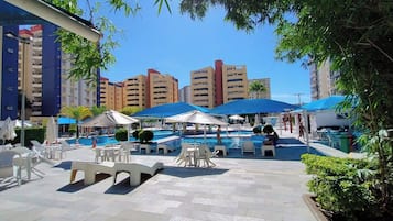 6 piscinas externas