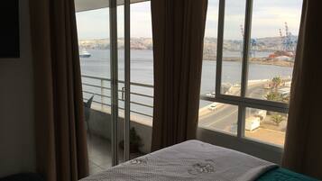 Standard Apartment, 3 Bedrooms, 2 Bathrooms | 3 bedrooms, iron/ironing board, free WiFi, bed sheets
