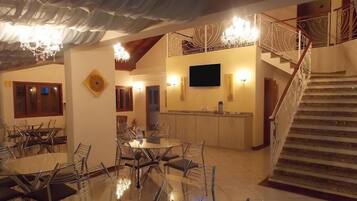 Termasuk sarapan bufet setiap hari