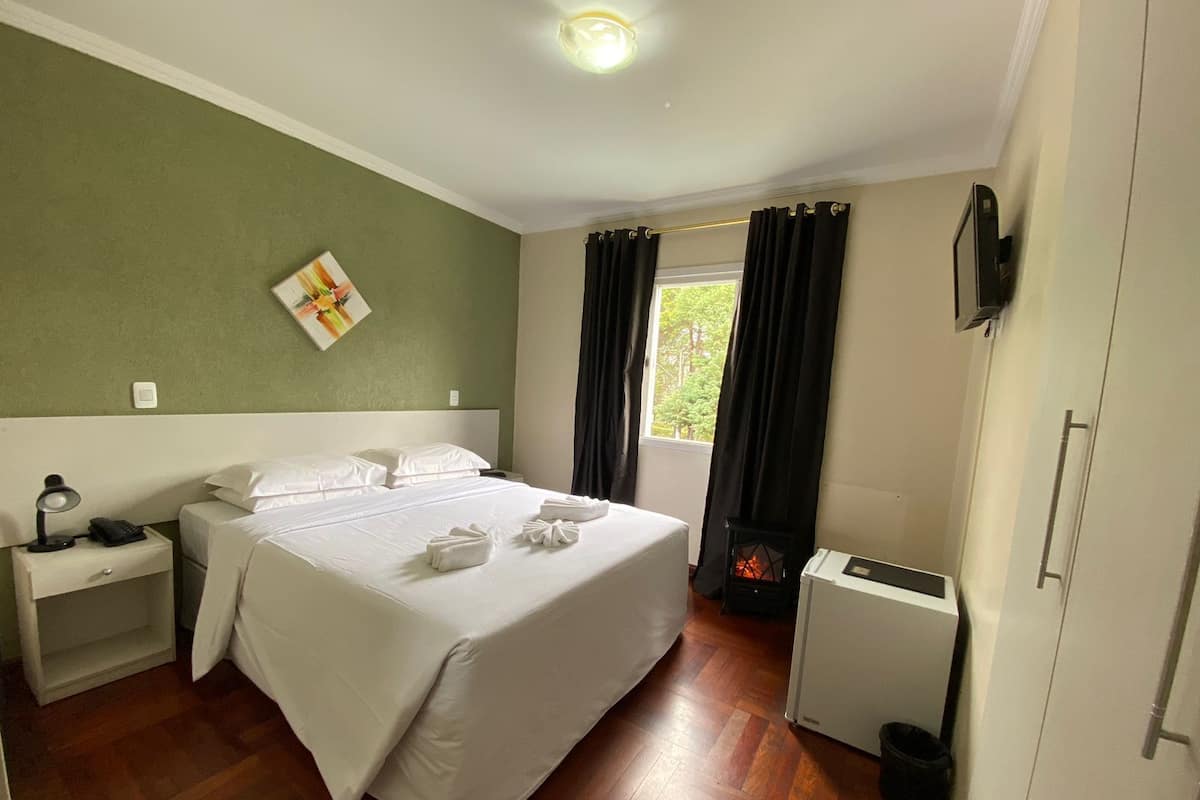 Deluxe Double Room | Minibar, free WiFi, bed sheets