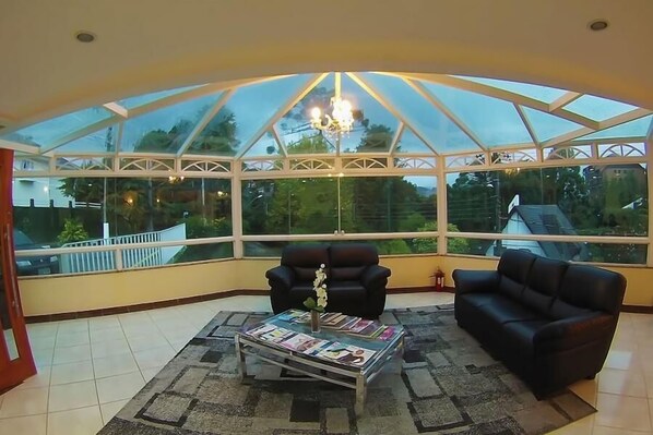 ロビーラウンジ