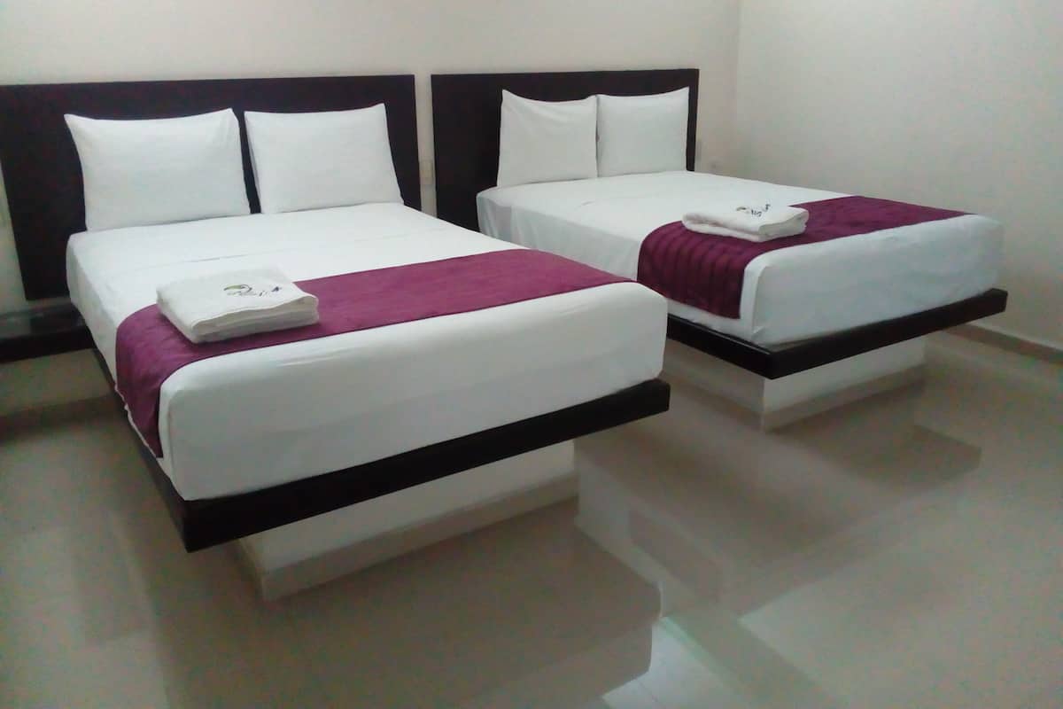 Bàn, bàn ủi/dụng cụ ủi quần áo, truy cập Internet không dây miễn phí