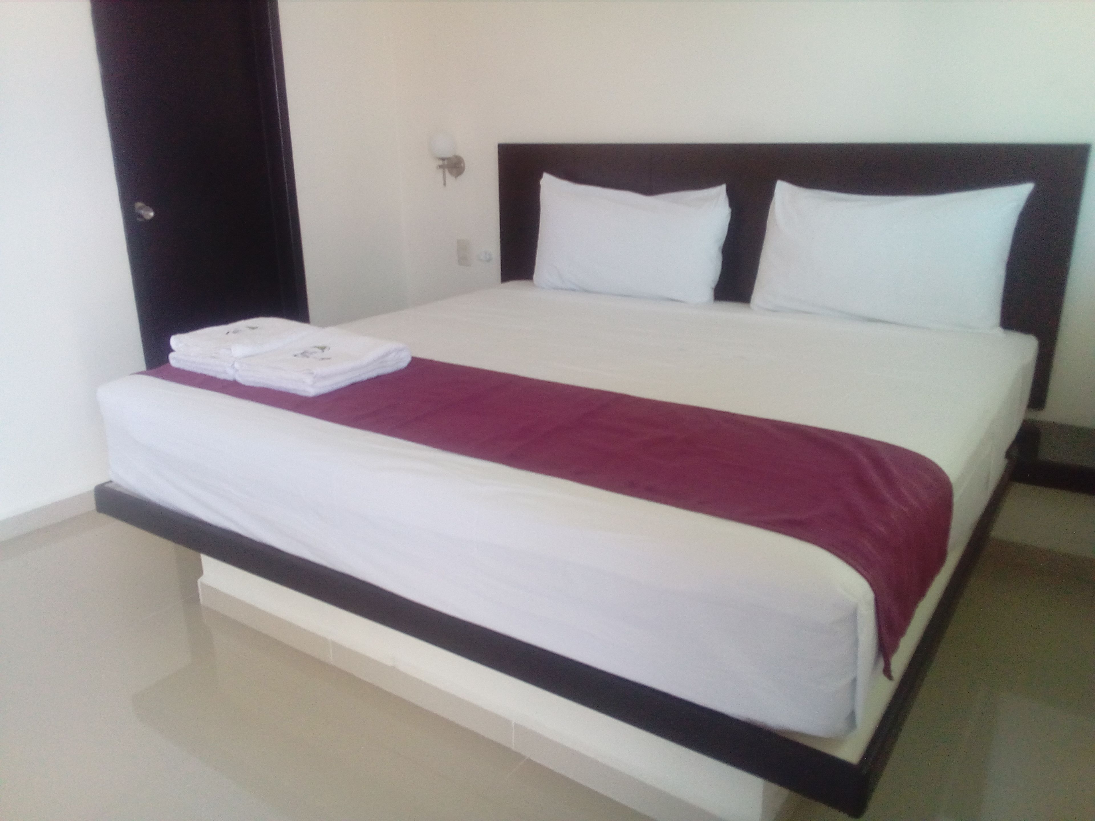 Phòng Tiêu chuẩn, 1 giường cỡ king | Bàn, bàn ủi/dụng cụ ủi quần áo, truy cập Internet không dây miễn phí 