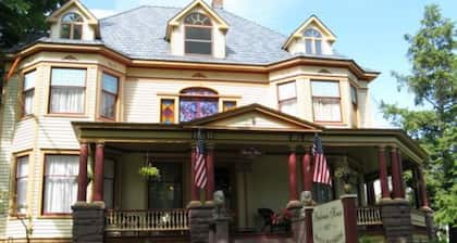 1897 Beekman House