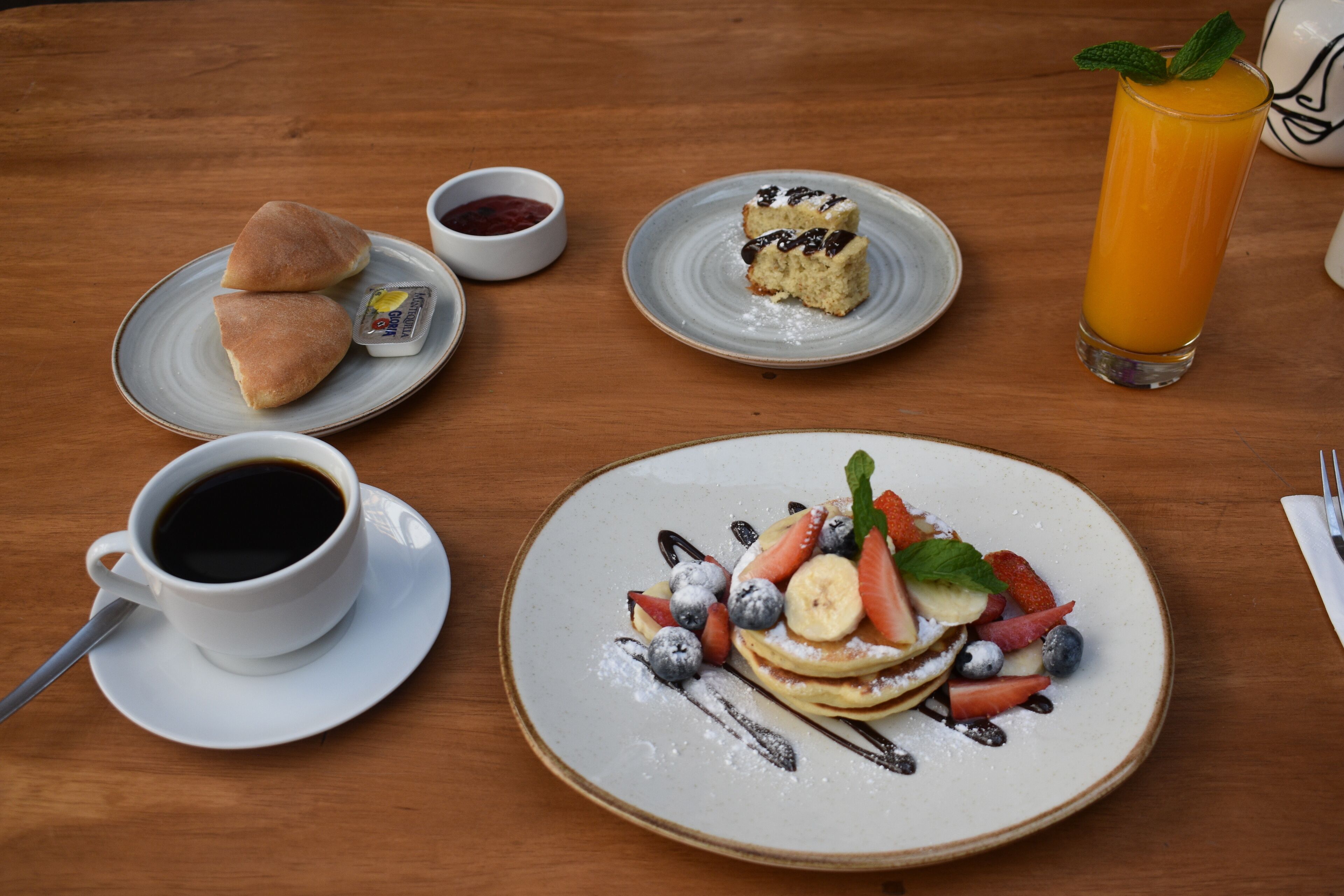 free daily continental breakfast