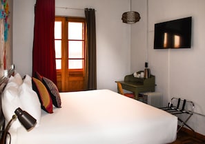 Standard Double Room | Free WiFi, bed sheets