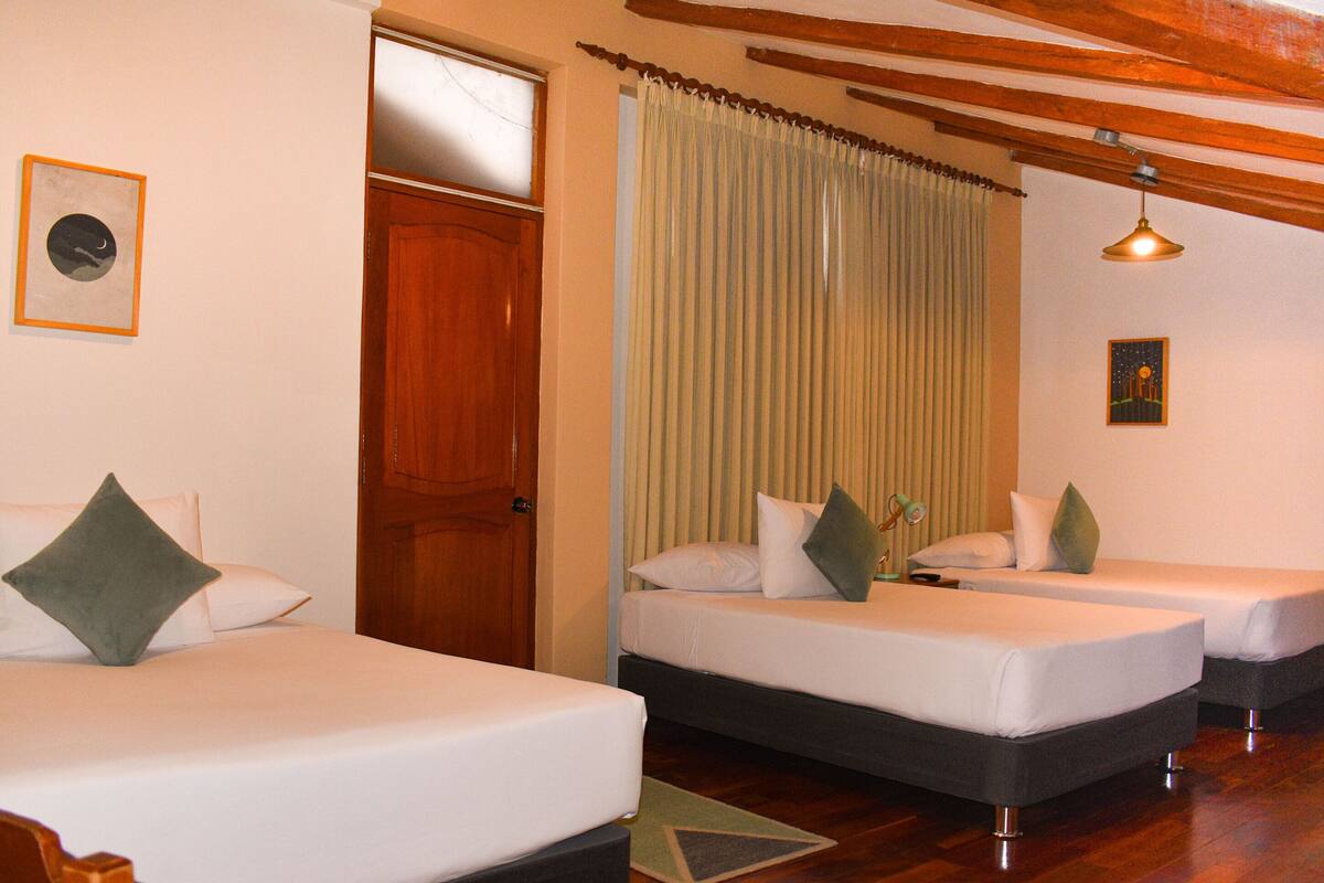 Habitación triple estándar | Wifi gratis y ropa de cama