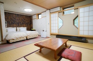 Chambre Familiale, 2 chambres, non-fumeurs, salle de bains privée | Wi-Fi gratuit