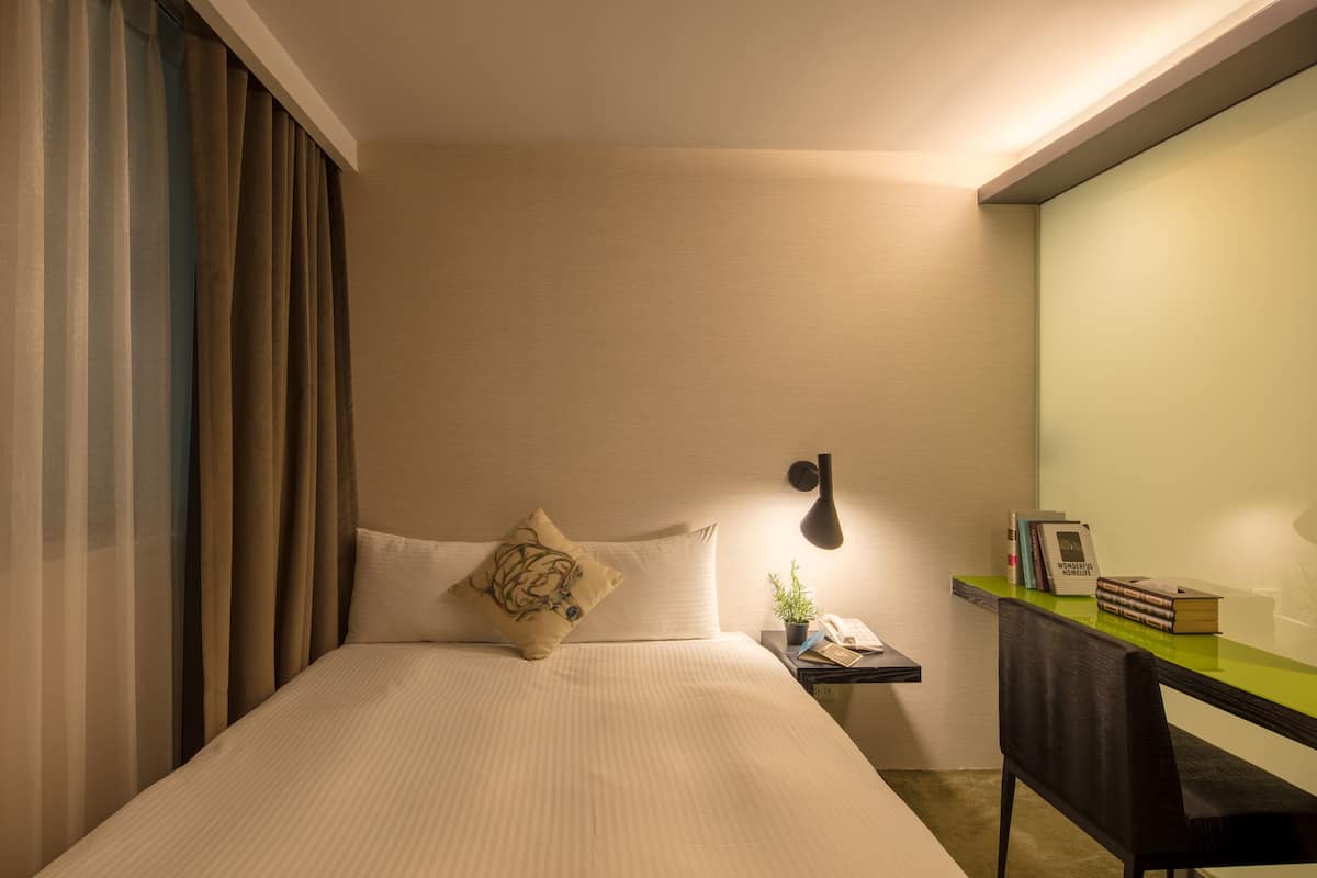 Habitación doble superior, 1 cama matrimonial | Escritorio, espacio para trabajar con laptop y insonorización