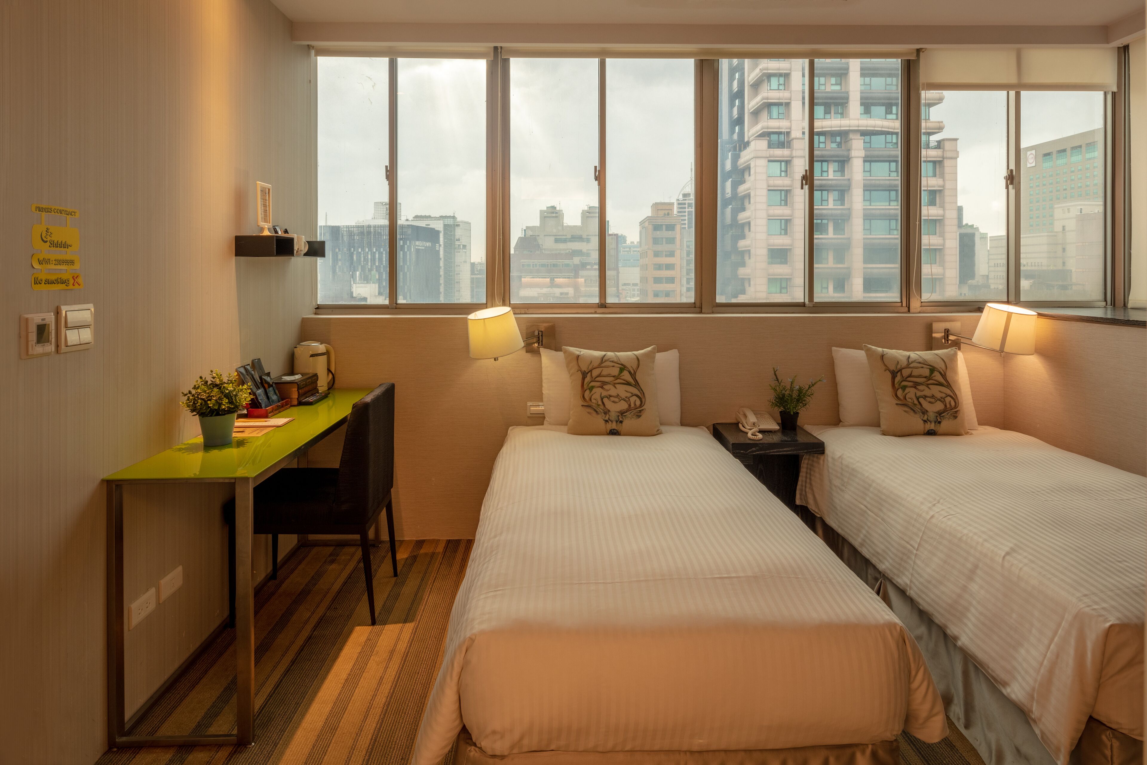executive twin room, 2 single beds | view from room