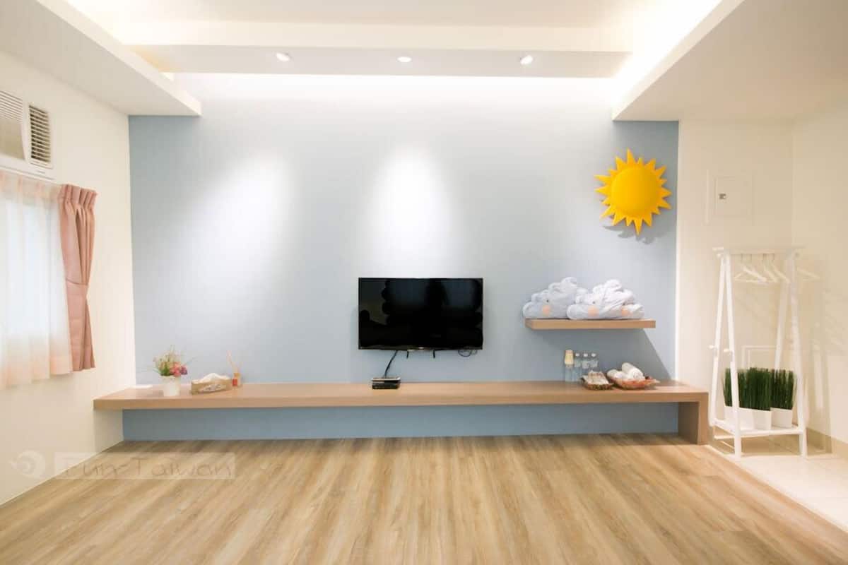 Family Room, 1 Bedroom, Ground Floor | Rollaway beds, free WiFi, bed sheets