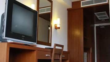 Caja de seguridad en la habitación, escritorio y wifi gratis