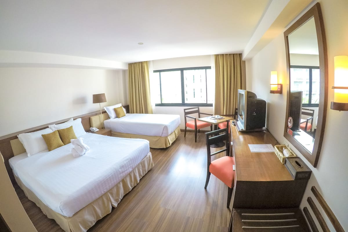 Superior Twin Room, Non Smoking, Bathtub | In-room safe, desk, free WiFi, bed sheets