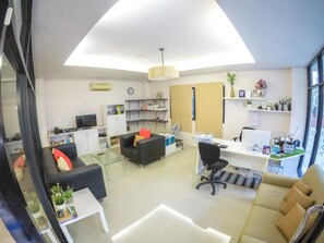 TV - Hiran Residence (Patong)