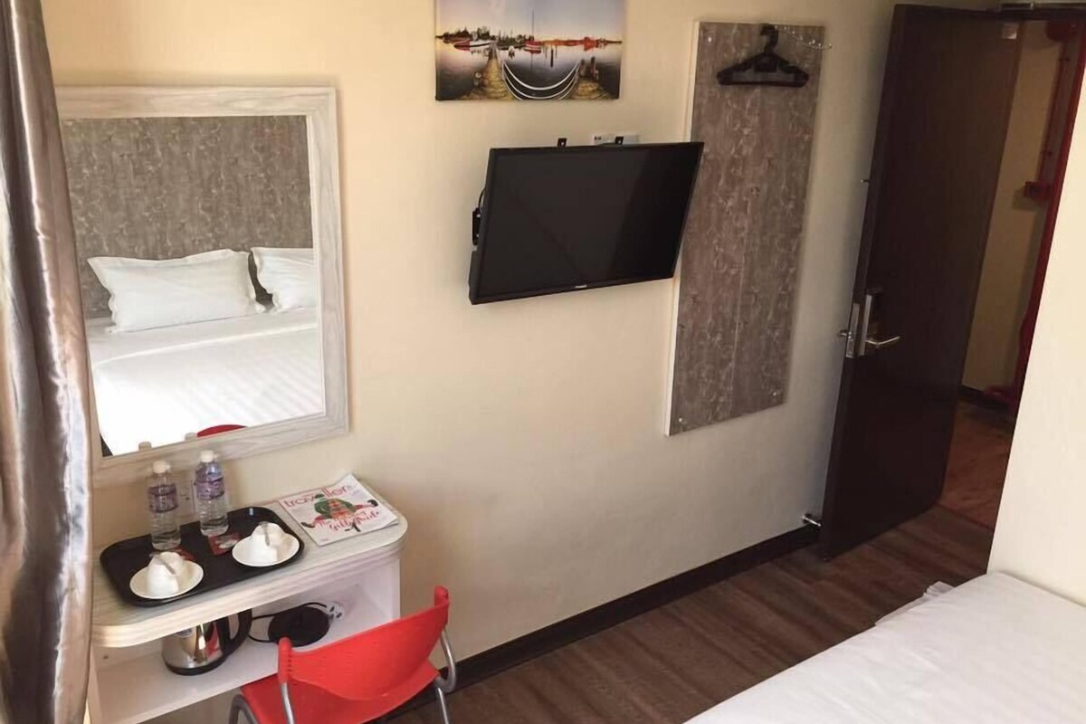 Premium bedding, desk, iron/ironing board (on request)