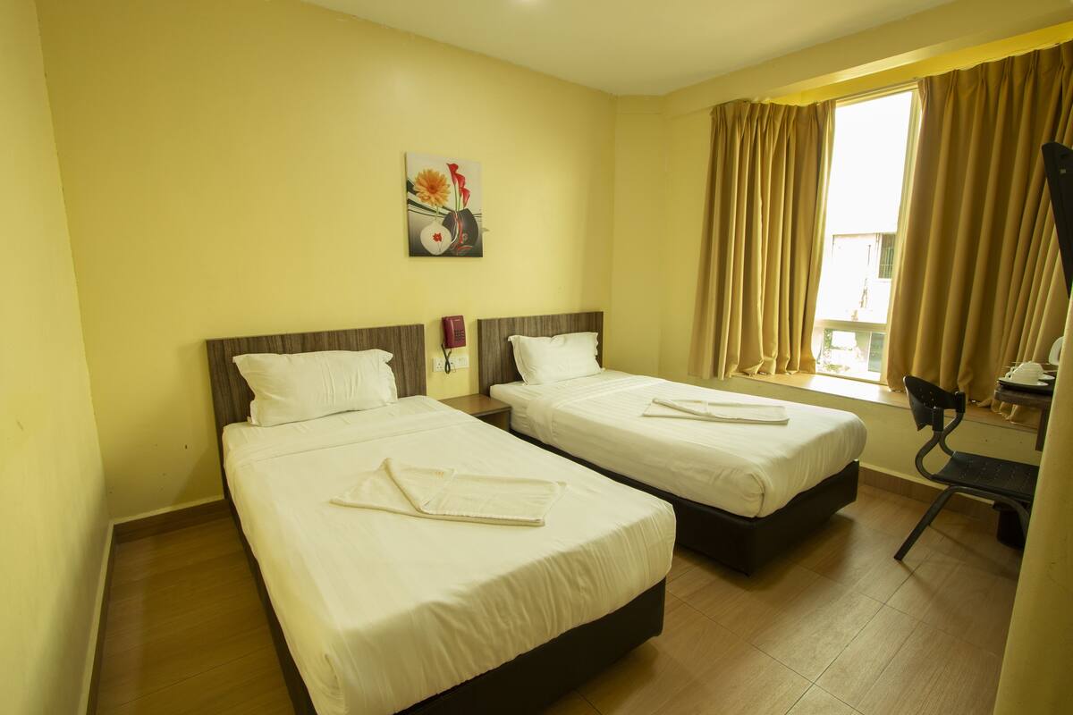 Deluxe Twin Room | Premium bedding, desk, iron/ironing board (on request)
