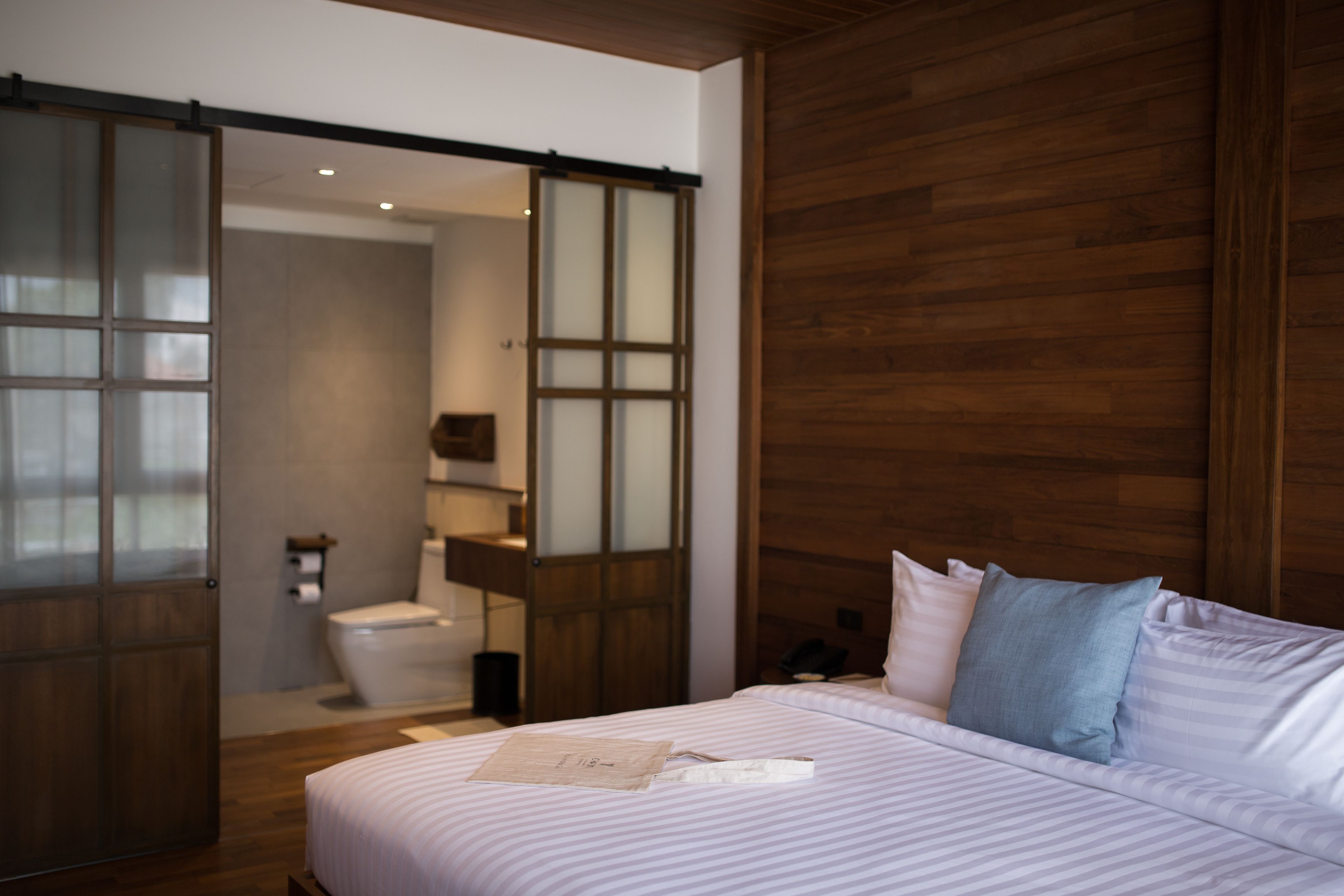 1 bedroom, free minibar items, in-room safe, free wifi