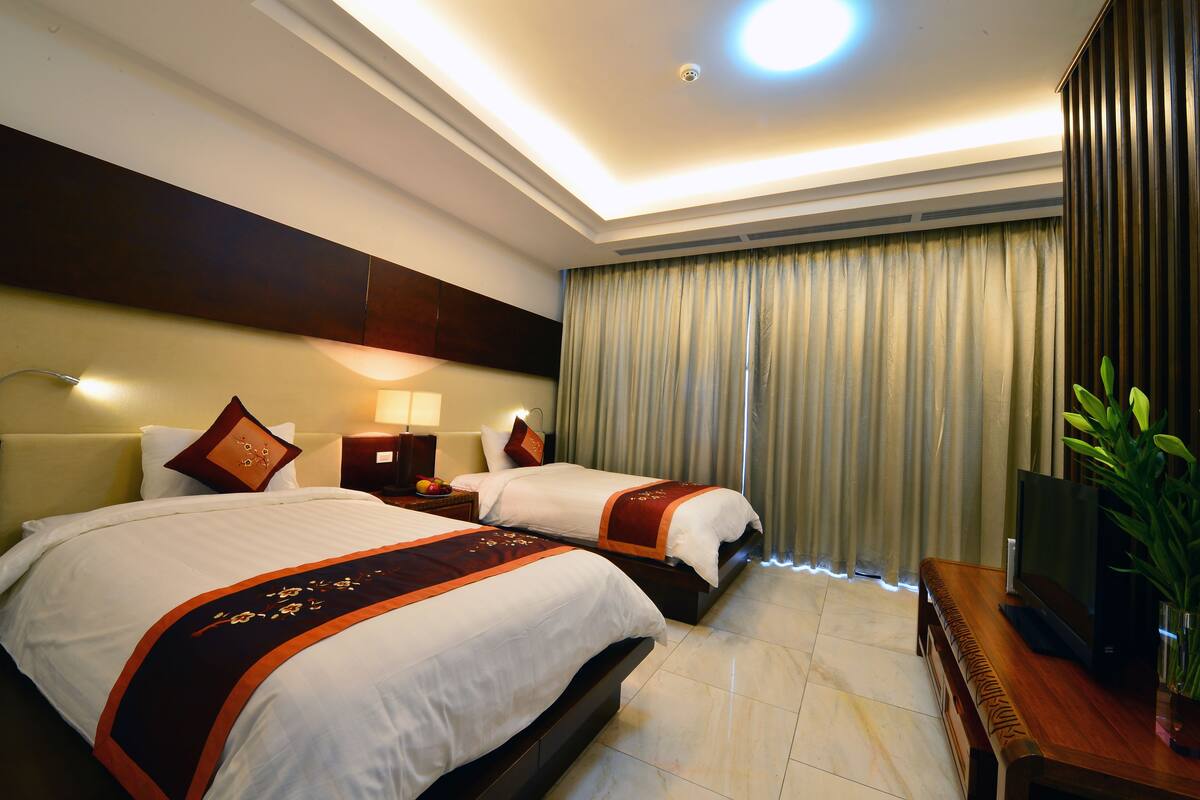Deluxe Twin Room | Premium bedding, minibar, in-room safe, desk