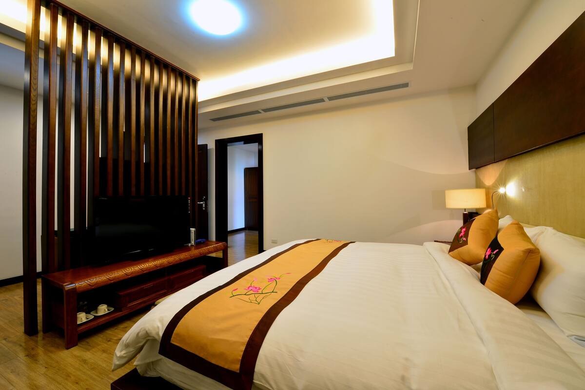 Deluxe Double Room | Premium bedding, minibar, in-room safe, desk