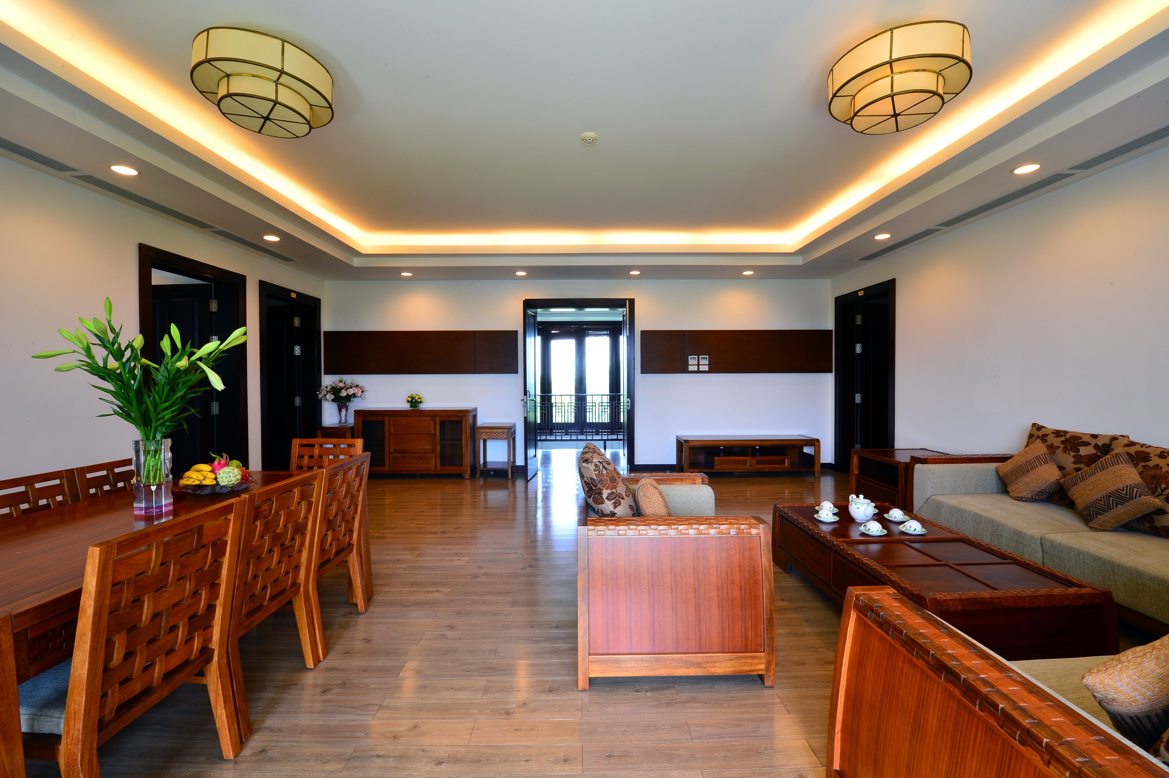 Deluxe Twin Room | Living room | Flat-screen TV