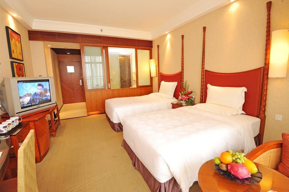 Sea View Room | Minibar, in-room safe, desk, cribs (free)