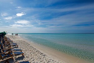 ชายหาด