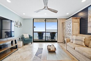 One Bedroom Condo With Sea View (1208) | Bathroom | Combined shower/tub, towels - SunDestin Beach Resort by Panhandle Getaways (Destin)