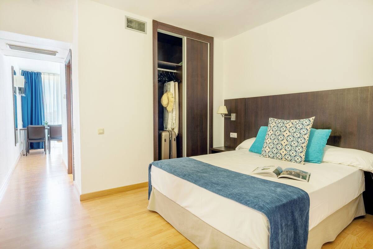 In-room safe, blackout drapes, WiFi (free), bed sheets