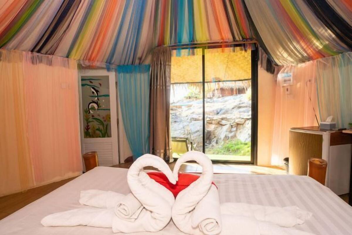 1 kamar tidur, tirai kedap cahaya, Wi-Fi gratis, dan seprai linen