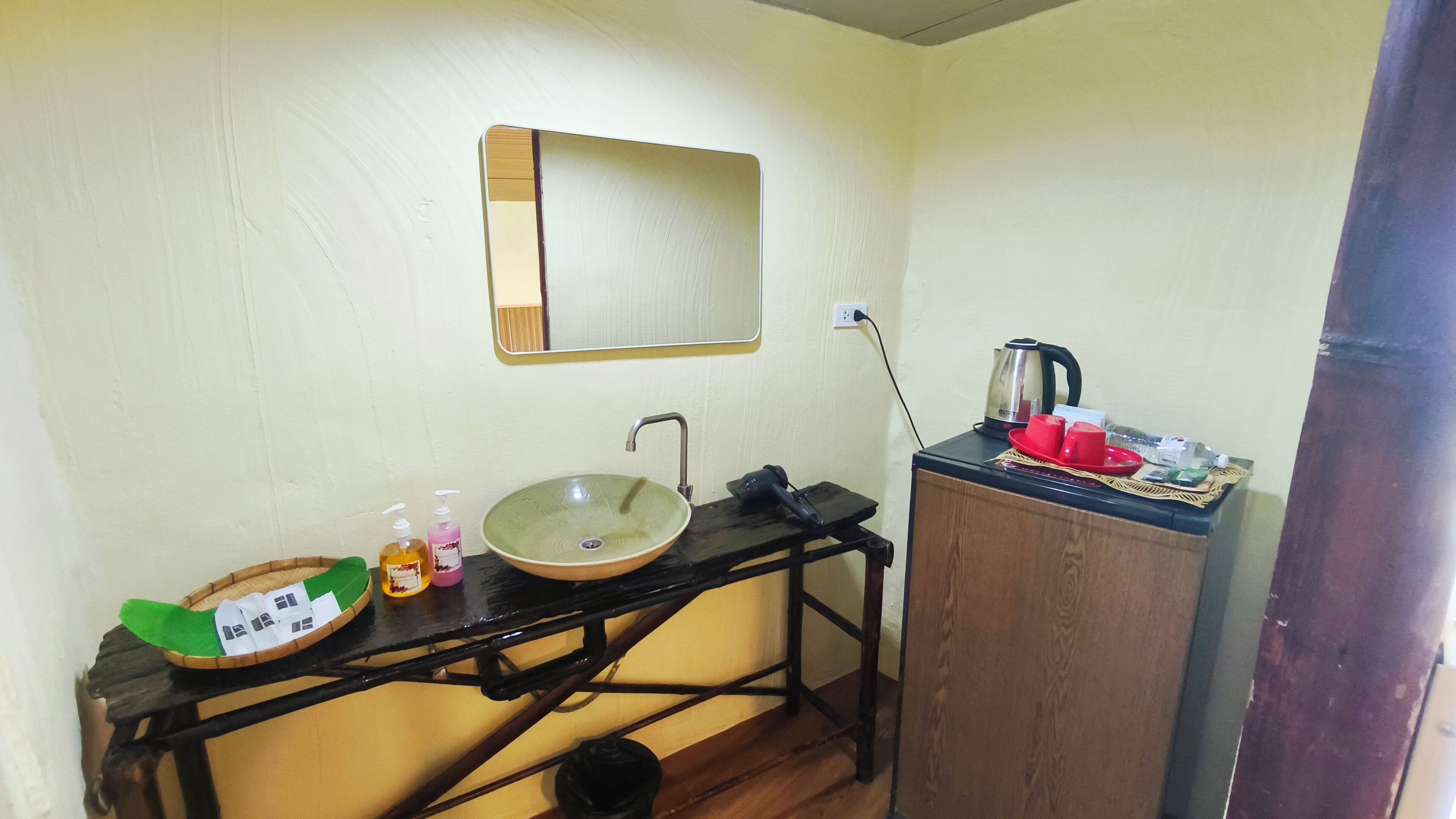 Deluxe Ocean View Cottage | 1 bedroom, blackout drapes, free WiFi, bed sheets