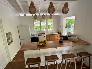 Luxe villa | Een minibar, individueel gedecoreerd, individueel gemeubileerd