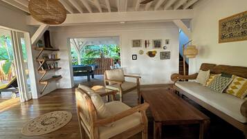 Minibar, individually decorated, individually furnished, free WiFi