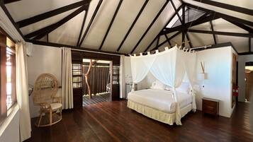 Minibar, individually decorated, individually furnished, free WiFi