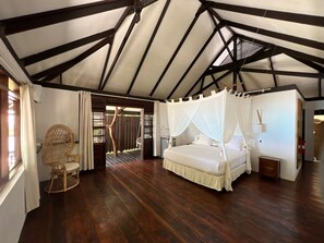 Bungalow, 2 Bedrooms, Sea Facing | Minibar, individually decorated, individually furnished, free WiFi - Le Coconut Lodge (Rangiroa)