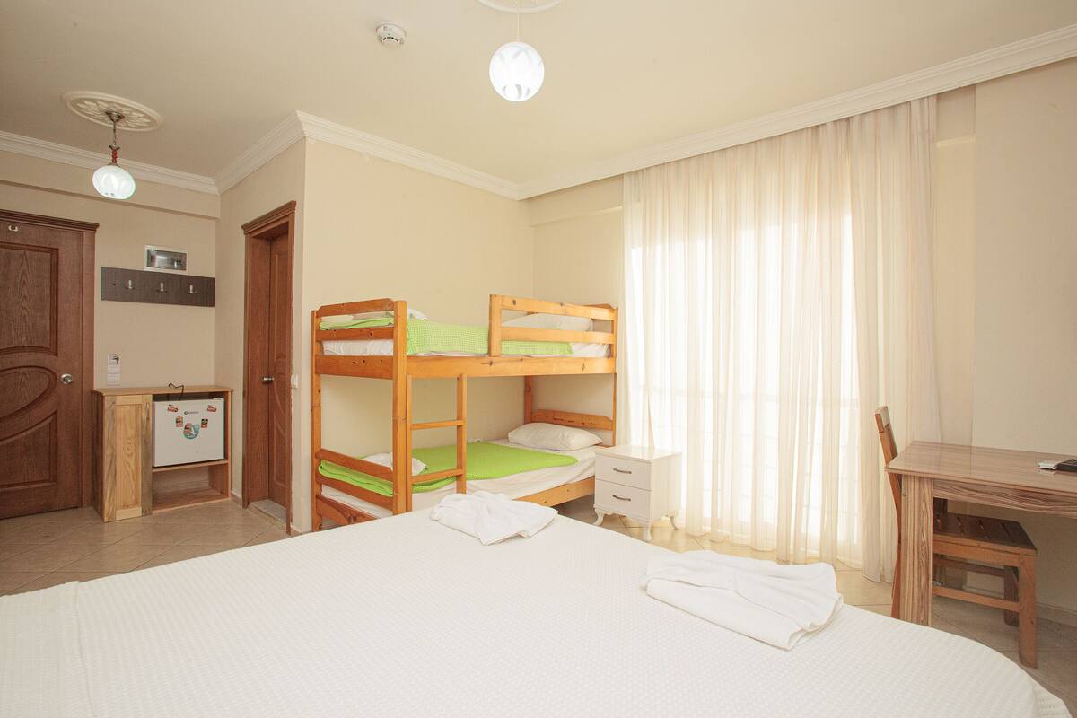 Premium bedding, desk, iron/ironing board, free WiFi