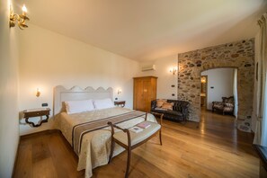 Superior-sviitti | Tallelokero huoneessa, työpöytä, vauvansängyt, ilmainen Wi-Fi