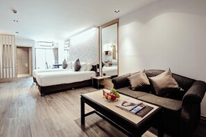 家庭套房, 2 間臥室, 城市景觀 | 客房內保險箱、遮光布/窗簾、免費無線上網、床單