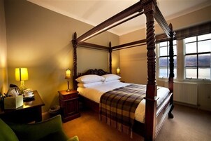 Quarto casal (Four Poster Bed)